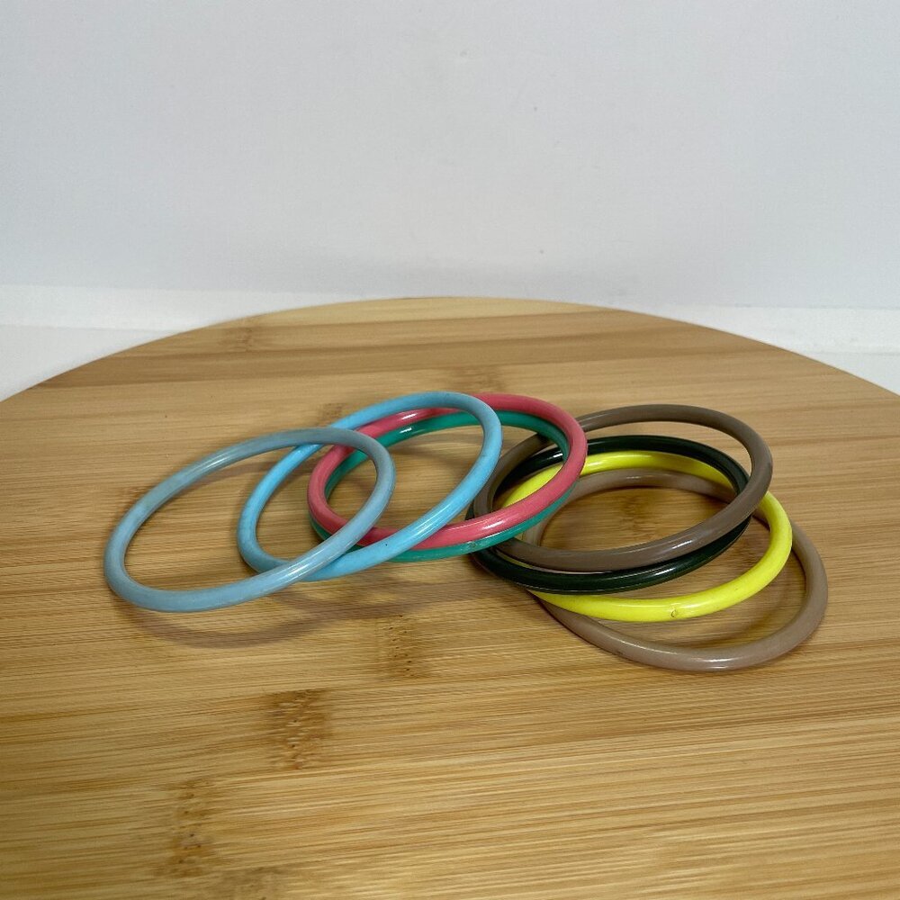 Vintage Lucite Bangle Bracelet Lot Stacking Blue Pink Yellow Brown Plastic